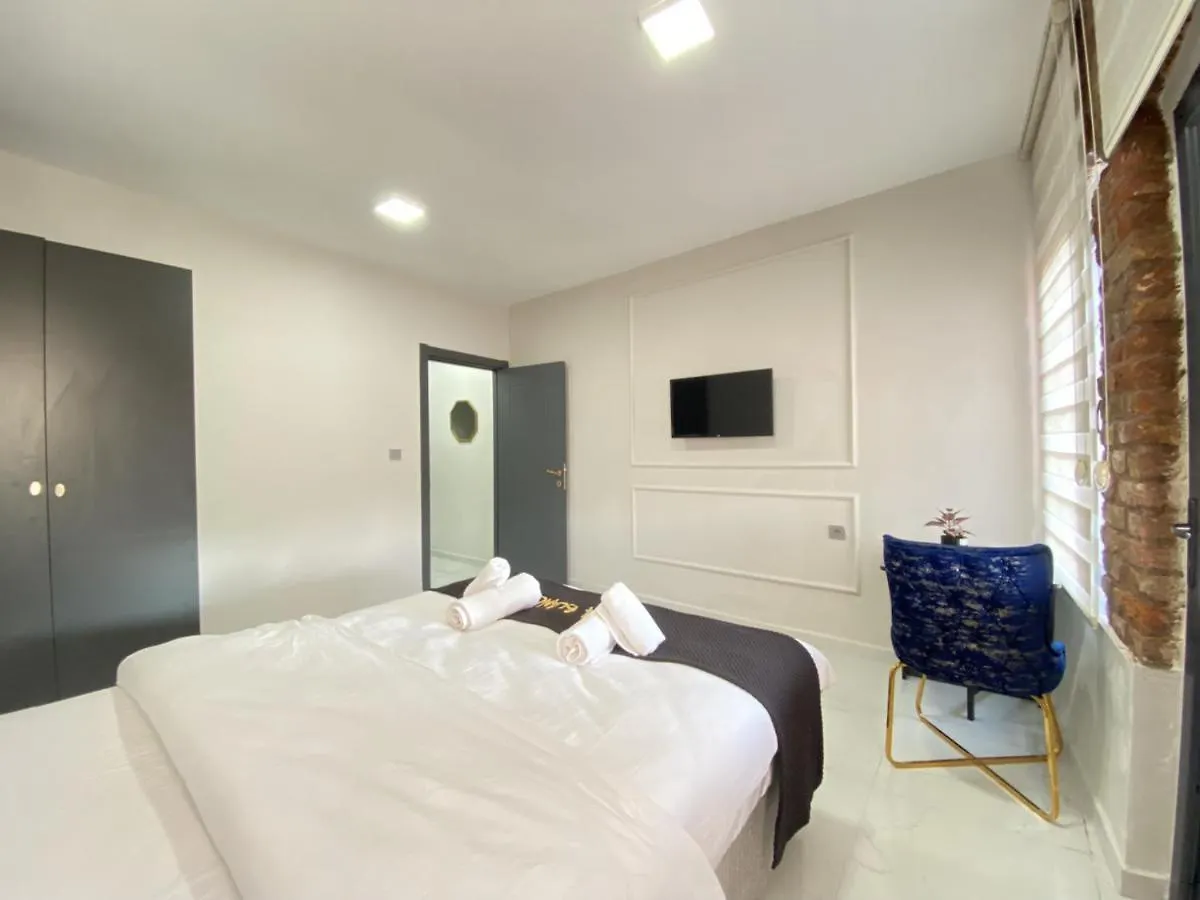Central And Comfy Flat With Balcony In Beyoglu Apartment Istanbul 0*,