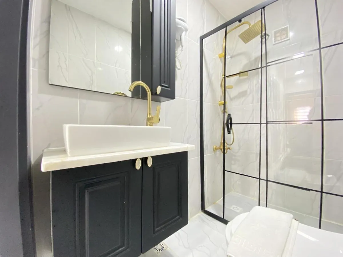 Central And Comfy Flat With Balcony In Beyoglu Apartment Istanbul